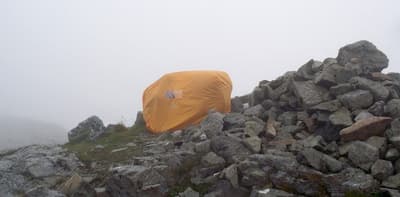 abri-survie-Highlander